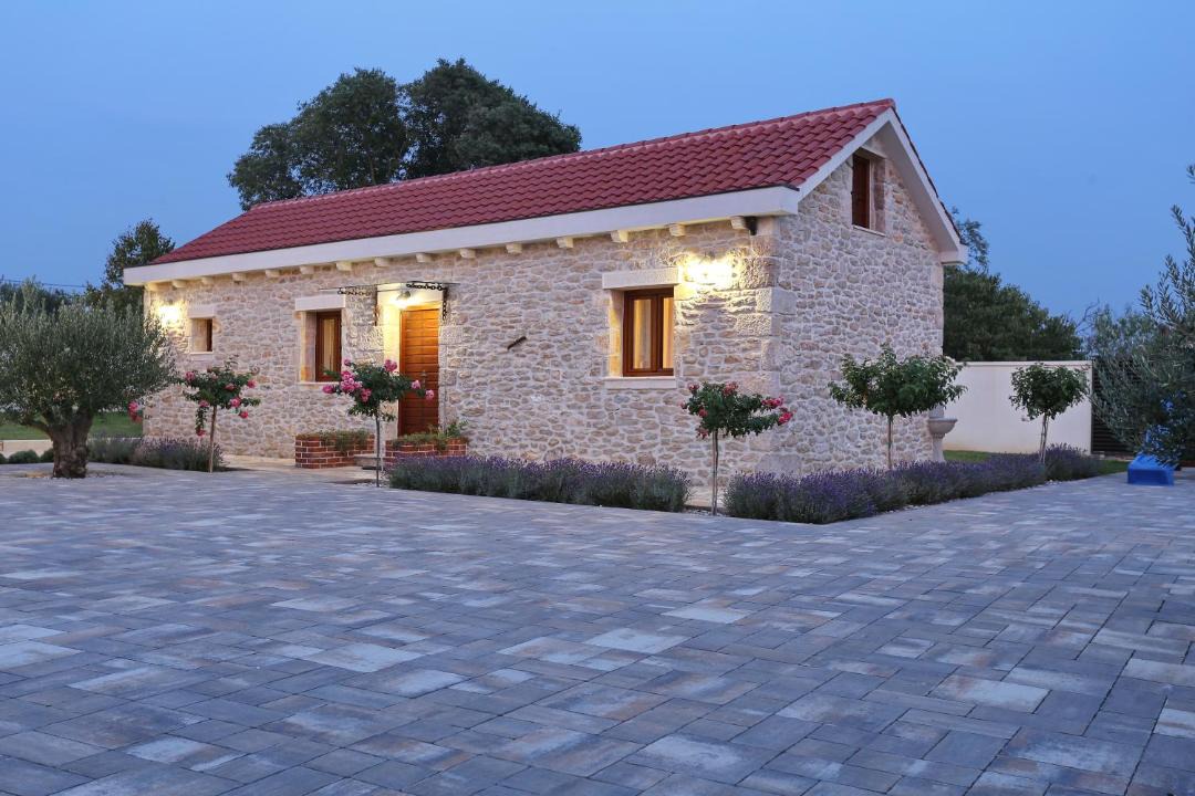 Photo of Buildings in Skabrnja