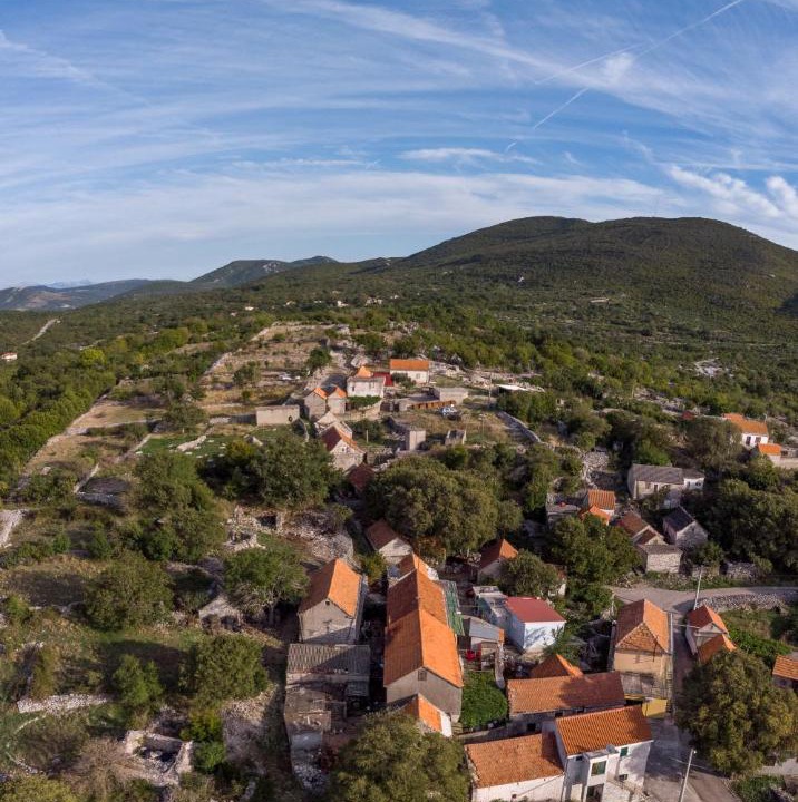 Photo of Buildings in Ljubitovica