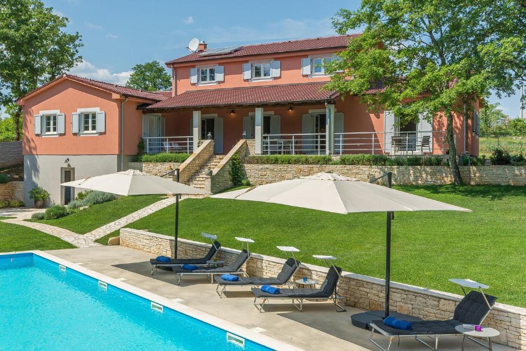 Photo of Outdoor in Modrusani