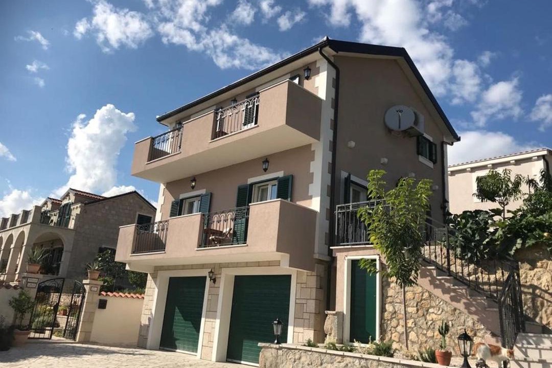 Photo of Buildings in Sinj