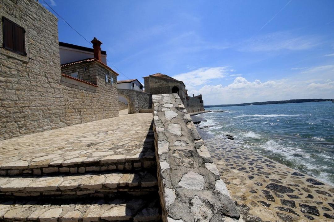 Photo of Buildings in Novigrad