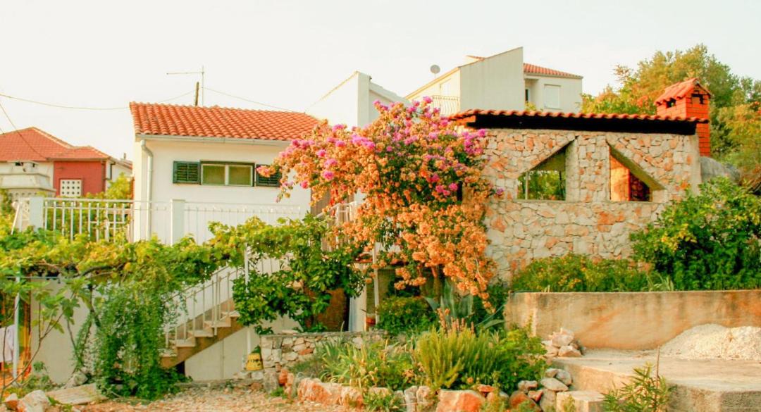 Photo of Buildings in Vinisce