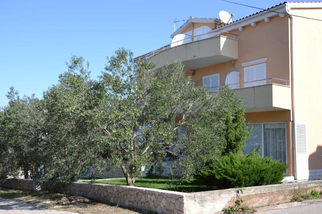 Photo of Buildings in Brodarica