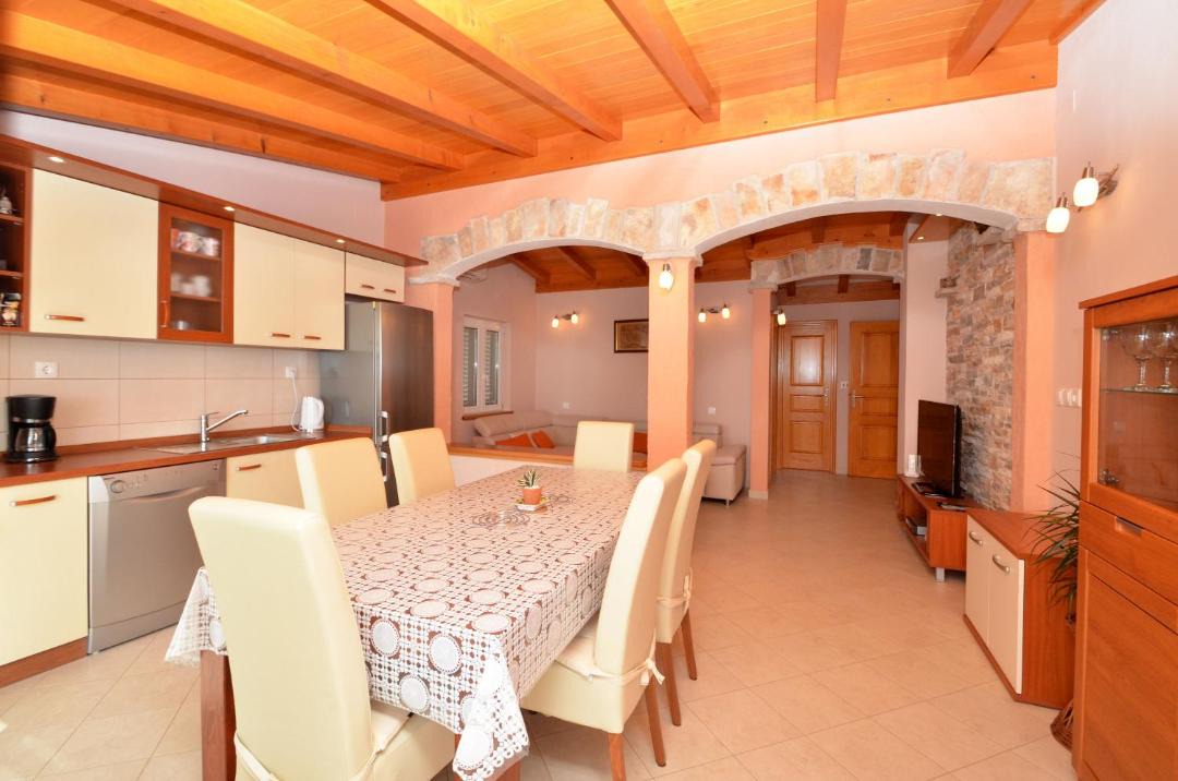 Photo of Kitchen in Potirna