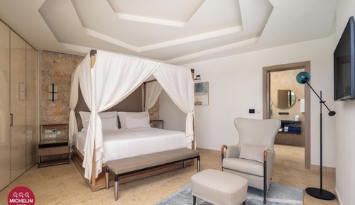 Deluxe Suite with Terrace, Sea View and Grove View