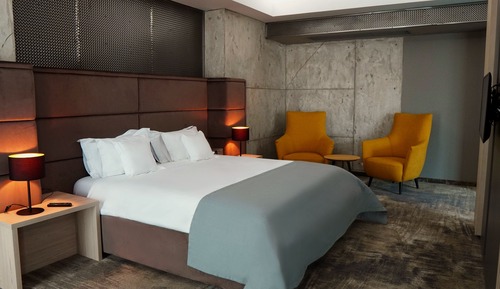 Premium Suite