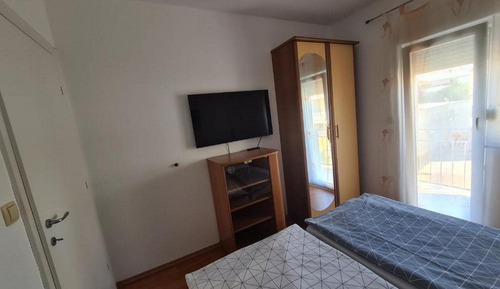Apartment (Standard One Bedroom Apartment with B)