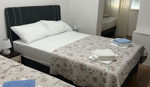 Economy Room