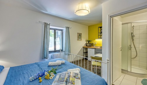 Family Studio, Microwave (Orange Studio Apartment With Garden)
