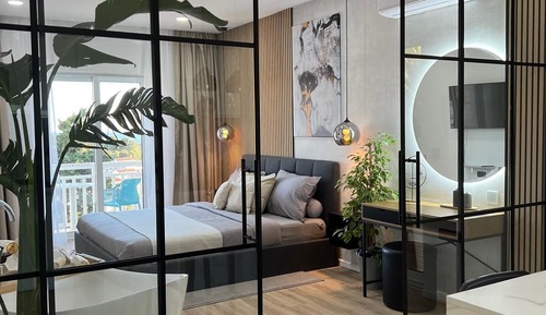 Exclusive Studio Suite, Bathtub, Partial Sea View