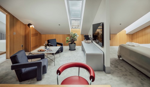 Deluxe Studio Suite