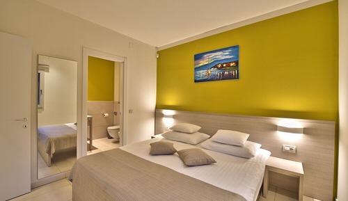 Family Apartment, Park View