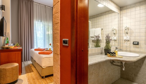 Economy Room