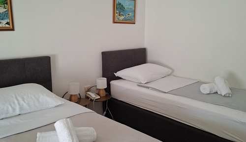 Basic Triple Room