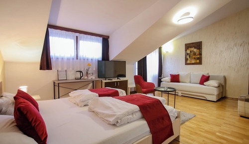 Quadruple Room (Superior)