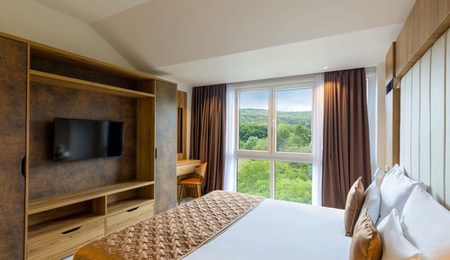 Superior Suite, 1 King Bed, Balcony