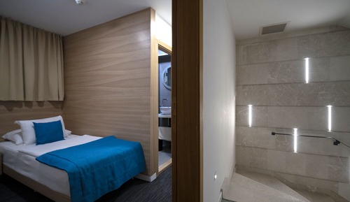 Economy Room