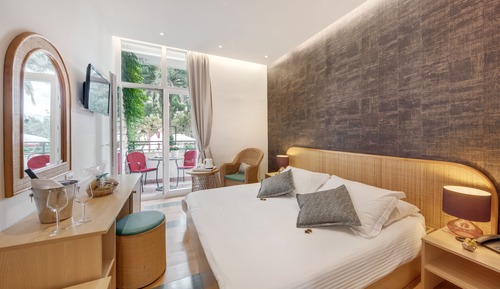 Superior Double Room, Balcony, Garden View