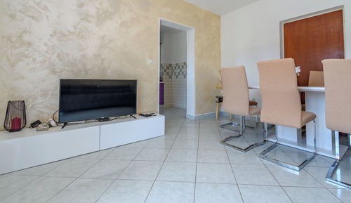 Apartment (A2)