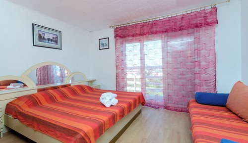 Apartment (A2)