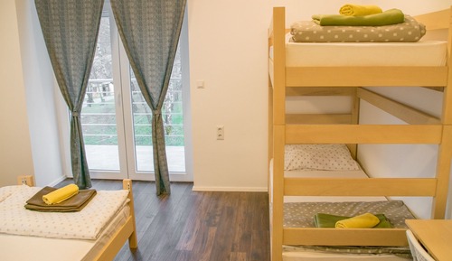 Family Room (VERONIKA)