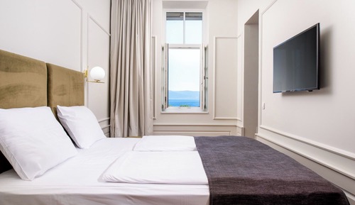 Superior Suite, Balcony, Partial Sea View