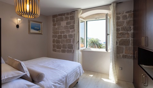 Suite, Sea View