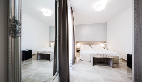Deluxe Double or Twin Room, Partial Sea View