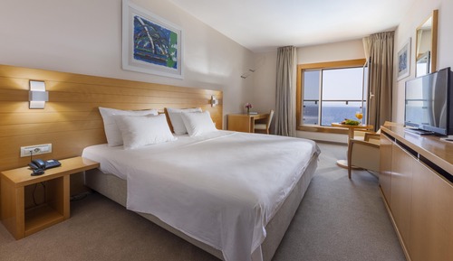 Superior double room with extra bed, sea view
