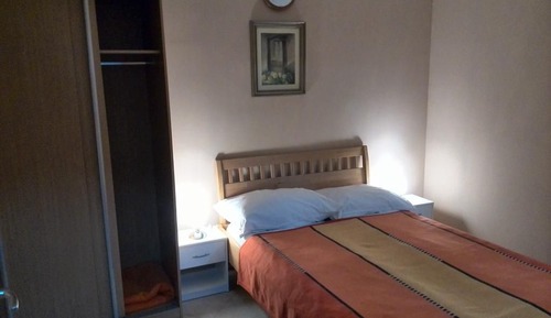 Basic Apartment, Hill View