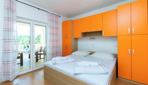 Apartment (A4)