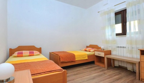 Twin Room (Twin Bedroom With Balcony and Mountai)
