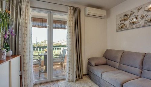 Apartment (One Bedroom Apartment with Balcony)