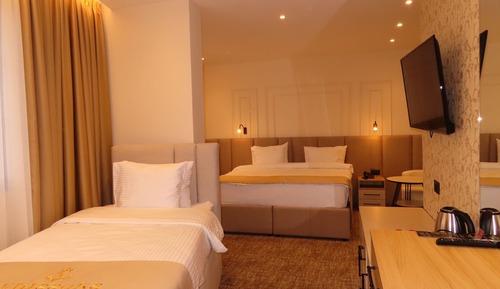 Deluxe Quadruple Room