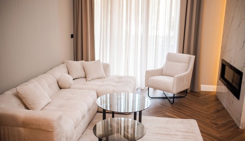 Royal Apartment, Balcony, City View