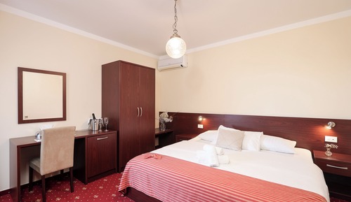 Classic Room, 1 Bedroom, Partial Sea View