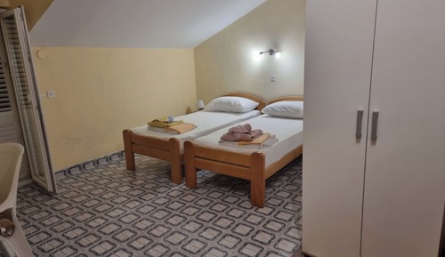Studio (Studio Apartment with Terrace (7))