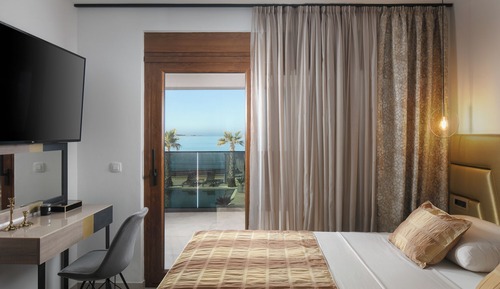 Deluxe Apartment, 2 Bedrooms, Pool Access, Sea View