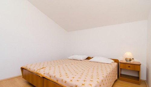 Apartment (Two Bedroom Apartment with Balcony an)