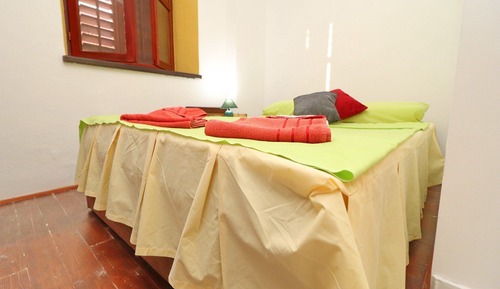 Studio (Studio Apartment with Terrace)