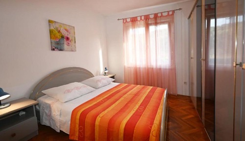 Apartment (Two Bedroom Apartment with Balcony an)