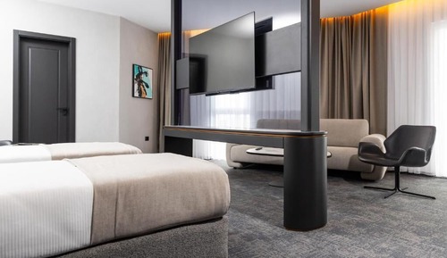Premium Triple Room, City View