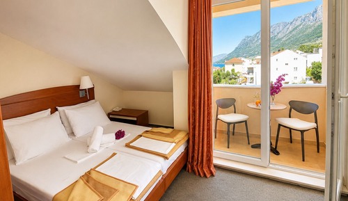 Basic Double or Twin Room, Balcony, Partial Sea View