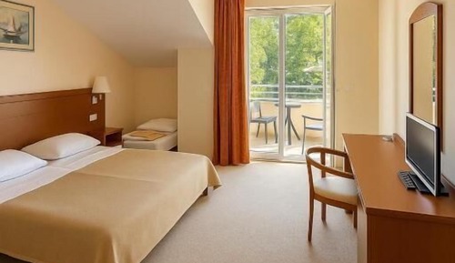 Family Room, 1 Bedroom, Balcony, Partial Sea View