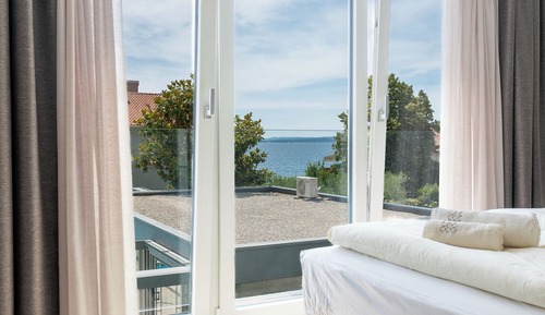 Panoramic Apartment, 1 Bedroom, Pool Access, Beachside