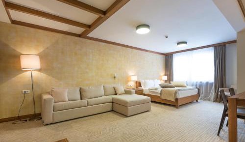 Deluxe Family Suite