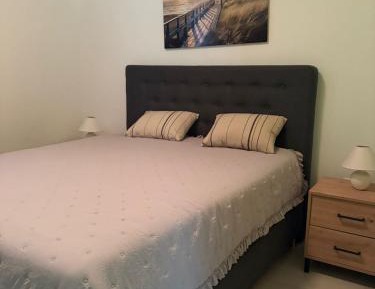 One-Bedroom Apartment - Sea Side