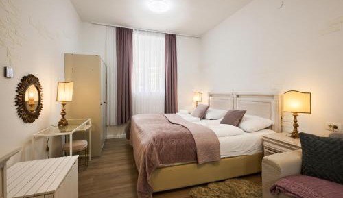 Studio with Sofa Bed