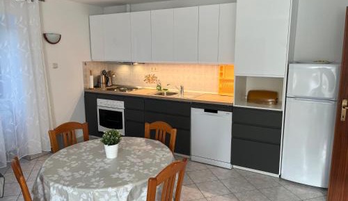 One-Bedroom Apartment with Balcony