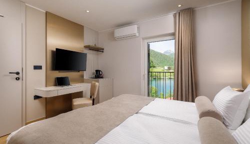 Deluxe Double Room with French Balcony